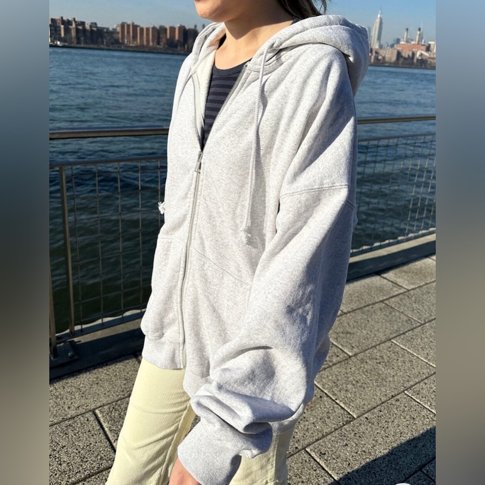 Brandy sweatshirt , grey , good condition !